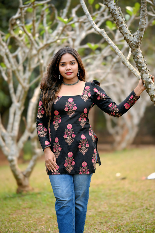 Rativah Black Floral Printed Square-Neck Short Kurti